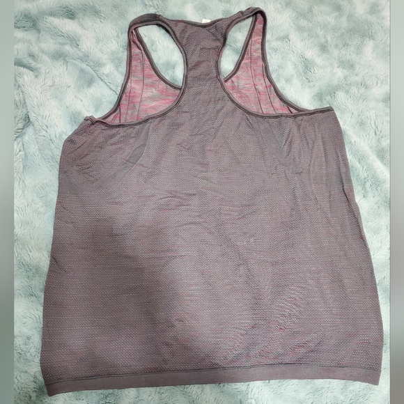XL Women's Under Armour tank top - Picture 2 of 2